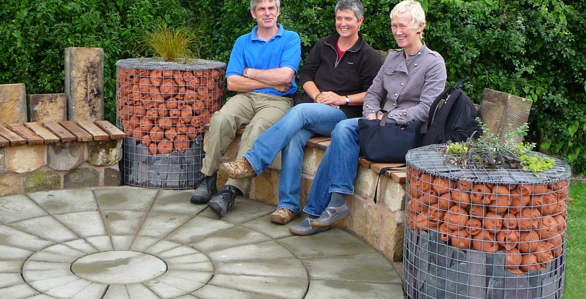 Huw Ruth Gwen detail