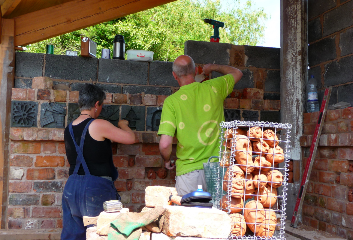 Ruth and Nick pointing