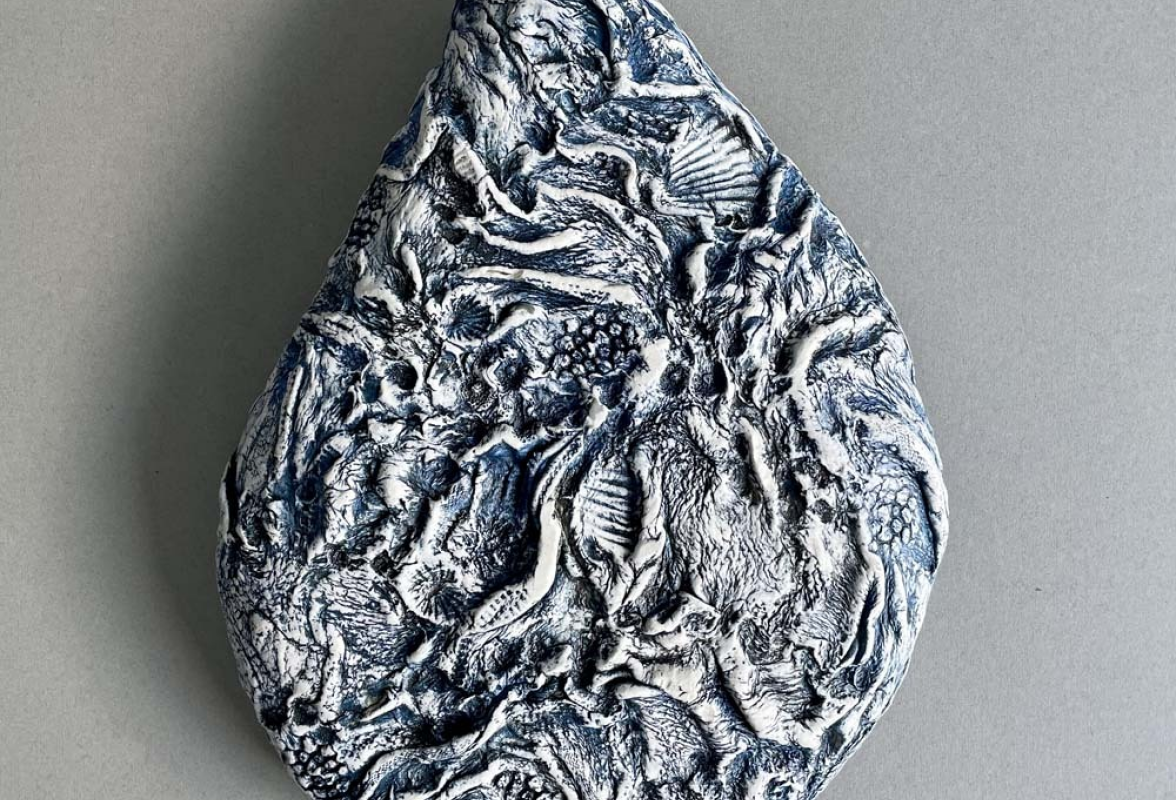 Textured back of large Oyster Shell bowl