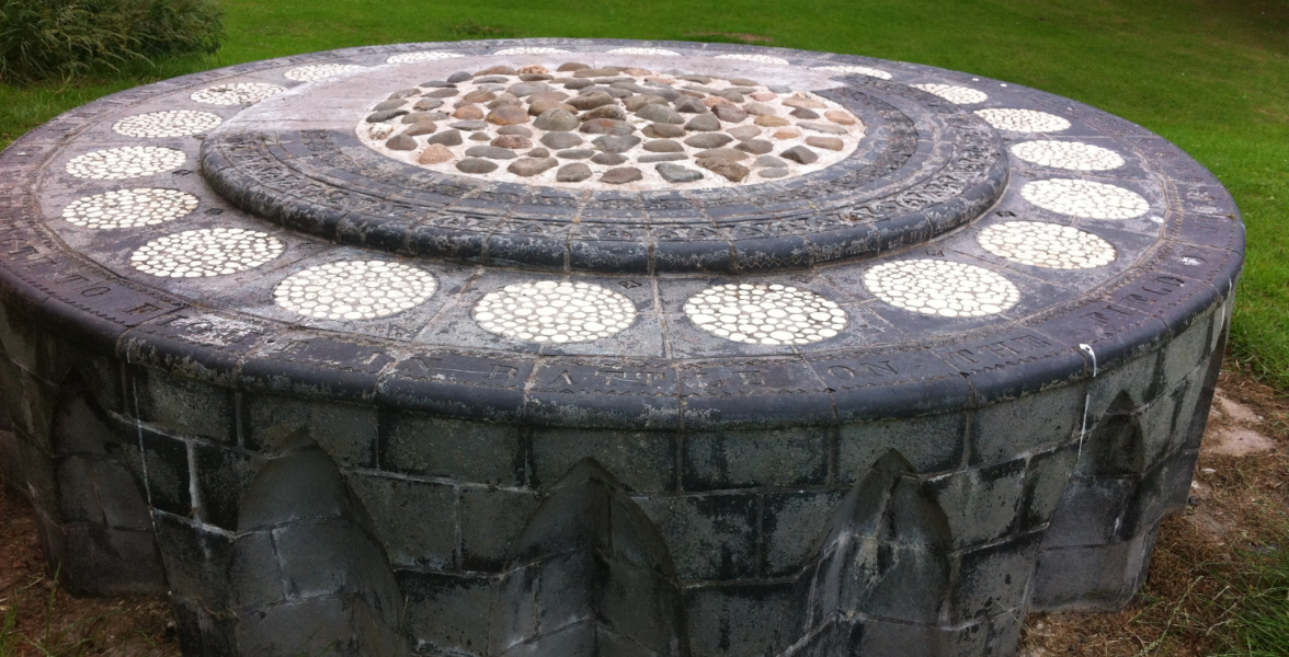 The Kings Table with pebble infill