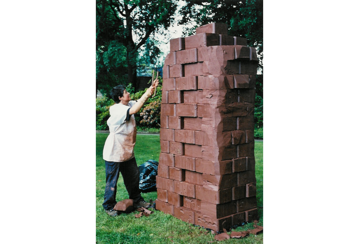 Starting Tara Sylvana - 3 tons of extra large bricks