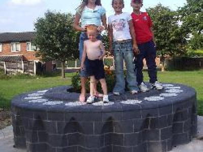 CHILDRENONKINGSTABLEMED